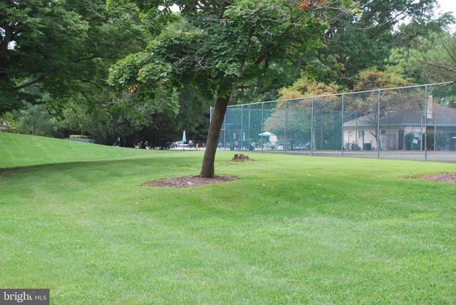 5 POWELL CT, Hightstown, NJ 08520