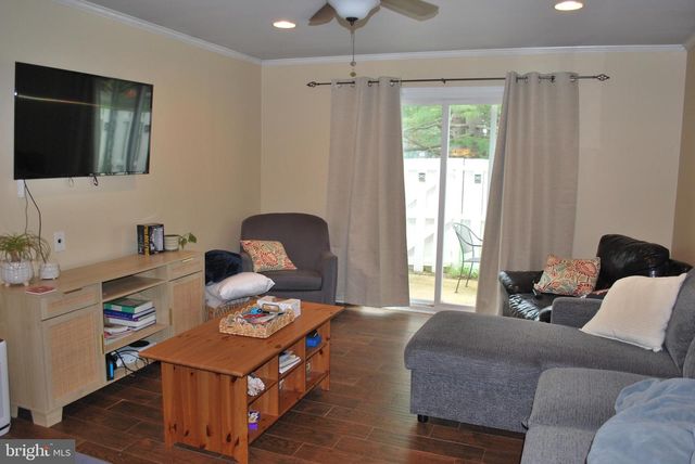 5 POWELL CT, Hightstown, NJ 08520