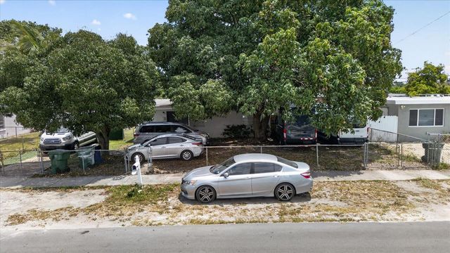 16201 NW 27th Avenue NW 16201, Opa-locka, FL 33054