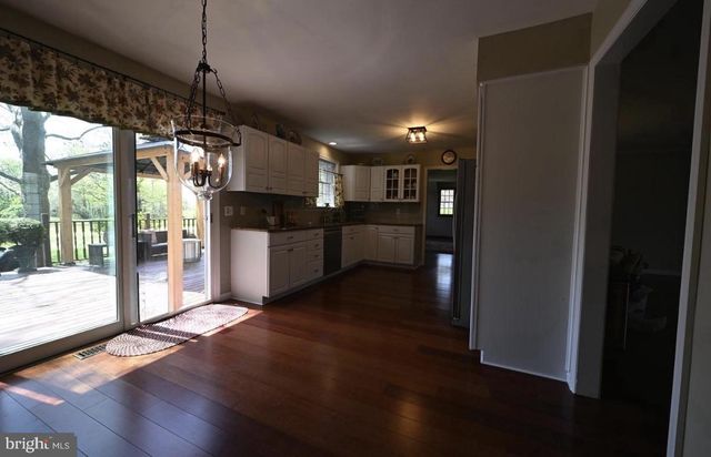 126 JULIUSTOWN RD, Columbus, NJ 08022