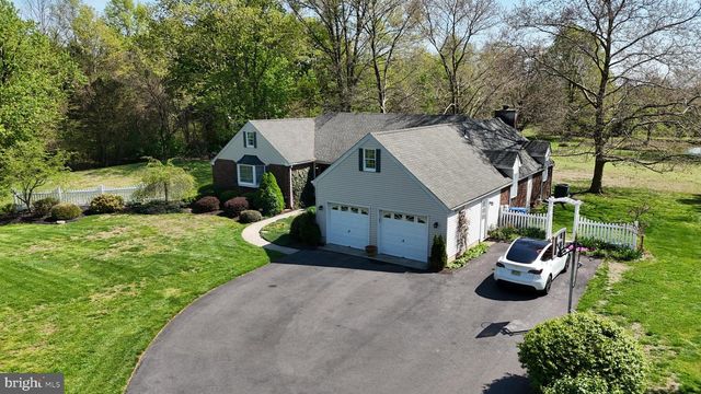 126 JULIUSTOWN RD, Columbus, NJ 08022