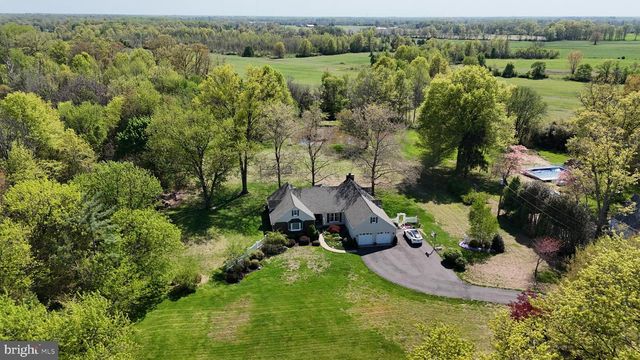 126 JULIUSTOWN RD, Columbus, NJ 08022