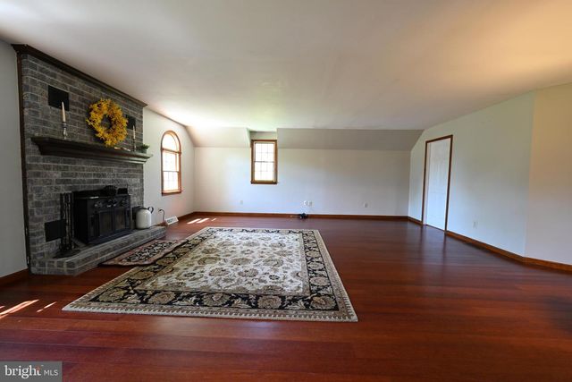 126 JULIUSTOWN RD, Columbus, NJ 08022