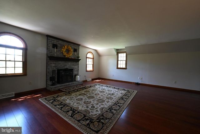 126 JULIUSTOWN RD, Columbus, NJ 08022