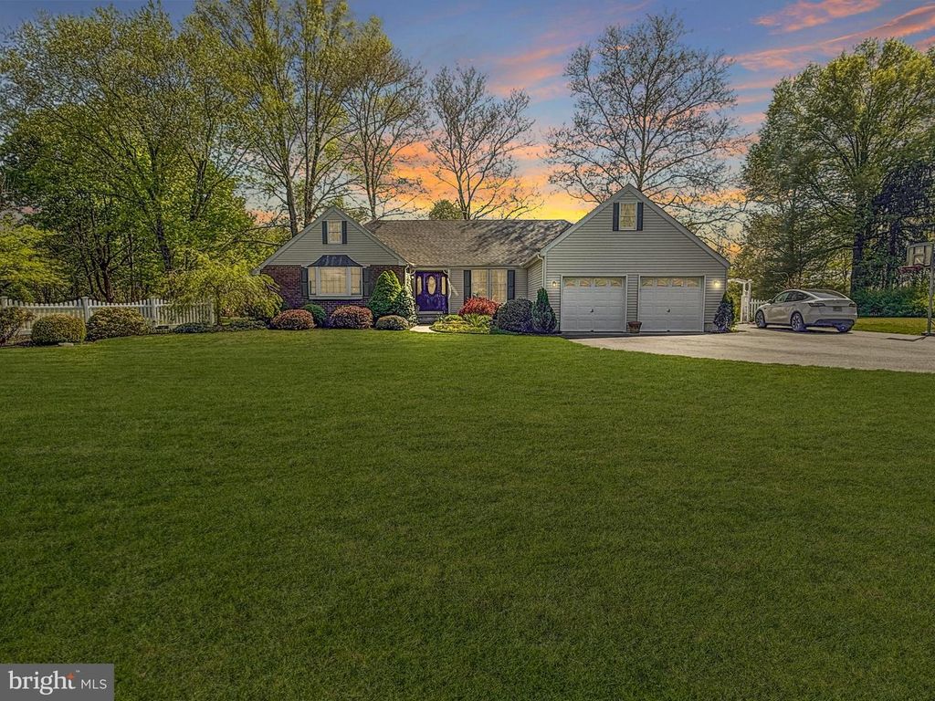 126 JULIUSTOWN RD, Columbus, NJ 08022