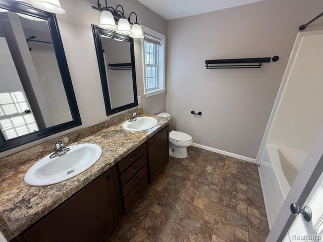 1113 Tartan Lane, Walled Lake, MI 48390