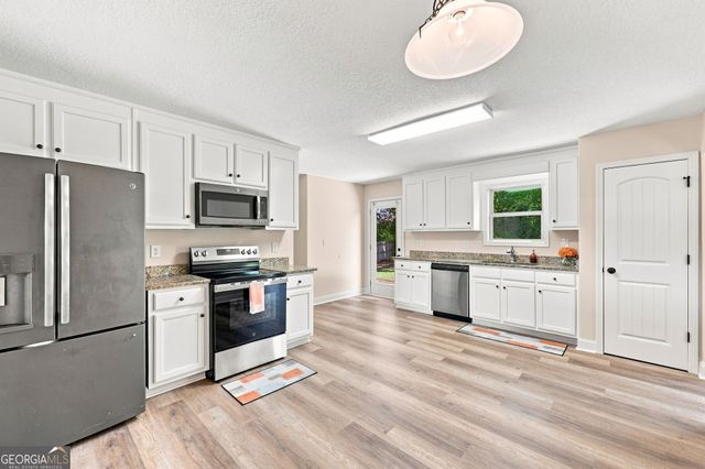 482 Logans Way, Hoschton, GA 30548