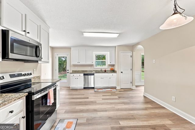 482 Logans Way, Hoschton, GA 30548