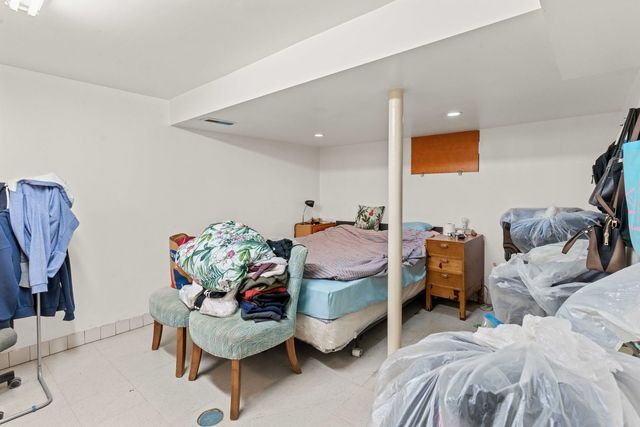 318 W 24th Place, Chicago, IL 60616