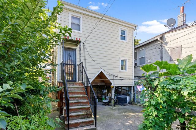 318 W 24th Place, Chicago, IL 60616