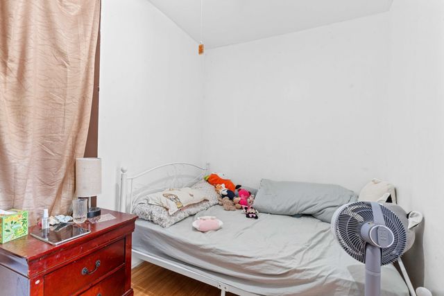 318 W 24th Place, Chicago, IL 60616