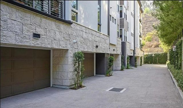 8434 Distinctive Dr, San Diego, CA 92108