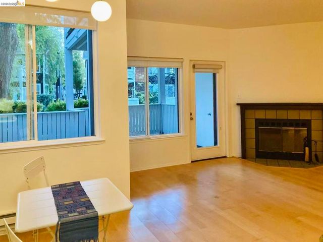 79 Marina Lakes Dr, Richmond, CA 94804