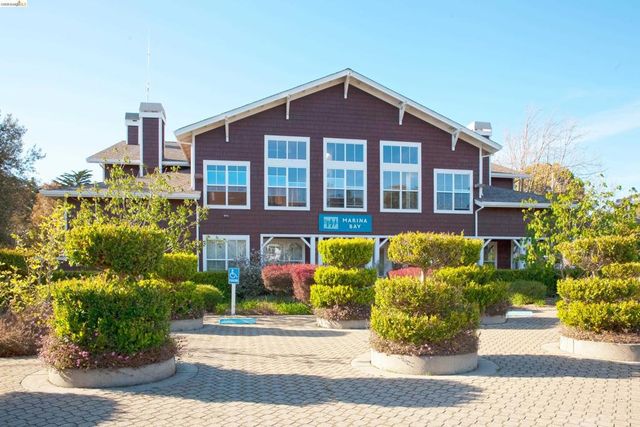 79 Marina Lakes Dr, Richmond, CA 94804