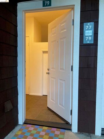 79 Marina Lakes Dr, Richmond, CA 94804