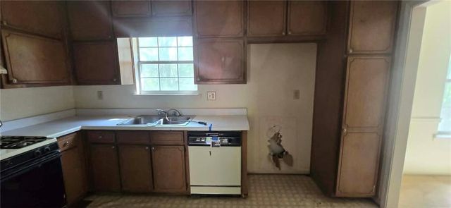 208 Fairview Point, Ellenwood, GA 30294