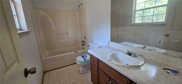 208 Fairview Point, Ellenwood, GA 30294