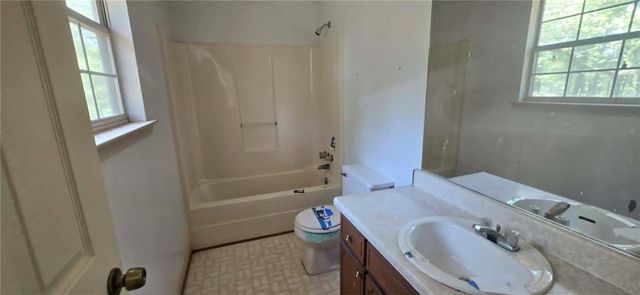 208 Fairview Point, Ellenwood, GA 30294