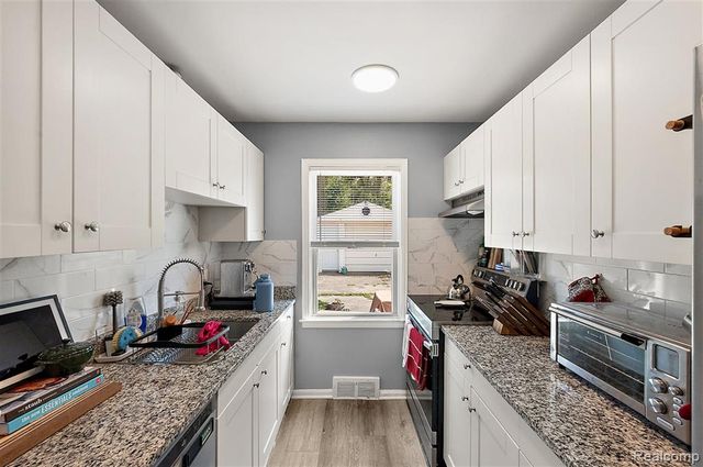 2042 Browning Street, Ferndale, MI 48220