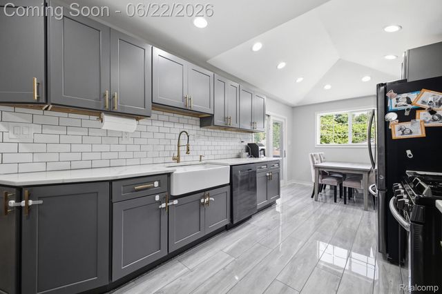 24824 Princeton Street, Dearborn, MI 48124
