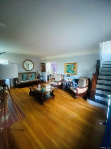 42 Mead Street, Hempstead, NY 11550