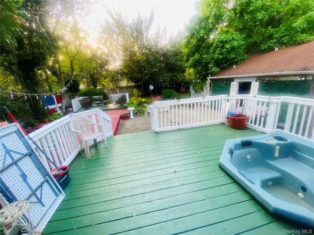 42 Mead Street, Hempstead, NY 11550