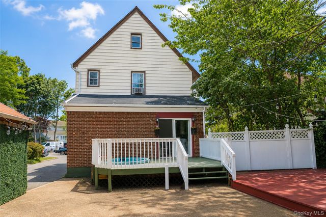 42 Mead Street, Hempstead, NY 11550