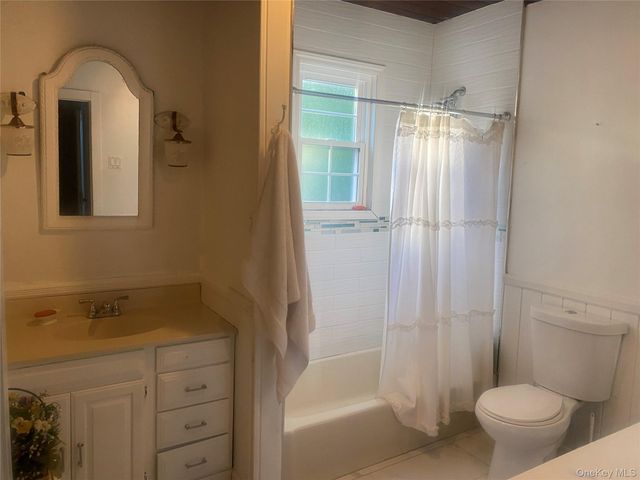 42 Mead Street, Hempstead, NY 11550