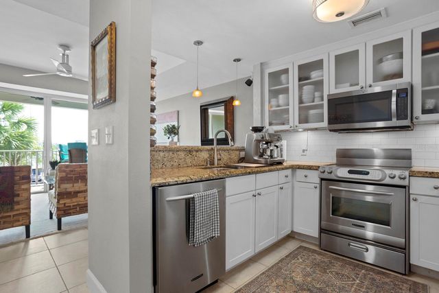 423 BAHIA BEACH BOULEVARD, Ruskin, FL 33570