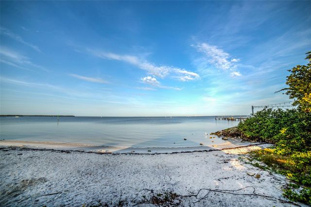 423 BAHIA BEACH BOULEVARD, Ruskin, FL 33570