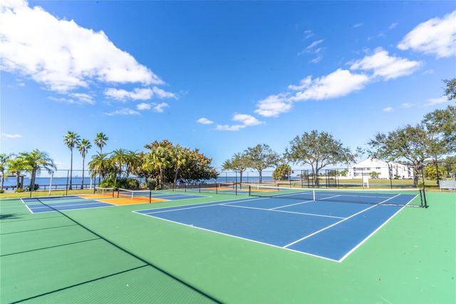 423 BAHIA BEACH BOULEVARD, Ruskin, FL 33570