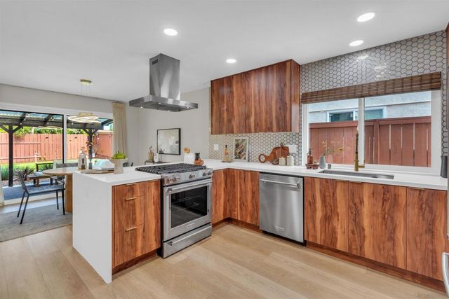 13070 Roundup Ave, San Diego, CA 92129