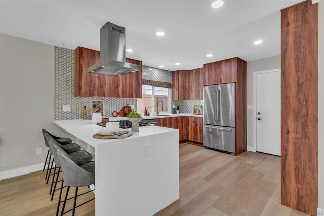 13070 Roundup Ave, San Diego, CA 92129