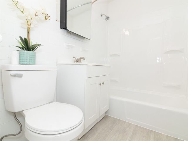 137 Winthrop St 12A, Framingham, MA 01702
