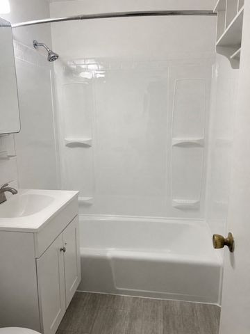 137 Winthrop St 12A, Framingham, MA 01702