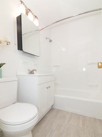137 Winthrop St 12A, Framingham, MA 01702