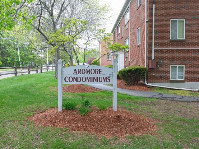 137 Winthrop St 12A, Framingham, MA 01702