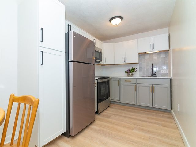 137 Winthrop St 12A, Framingham, MA 01702