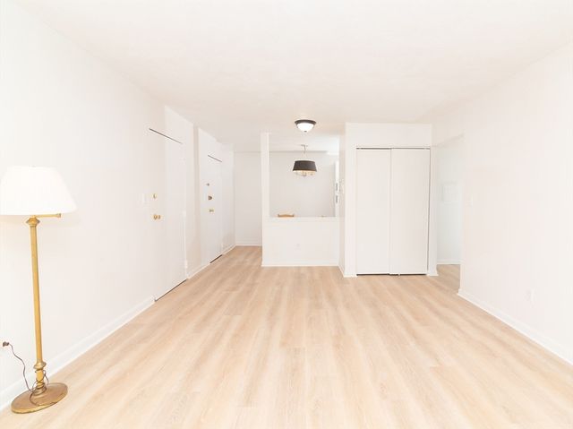 137 Winthrop St 12A, Framingham, MA 01702