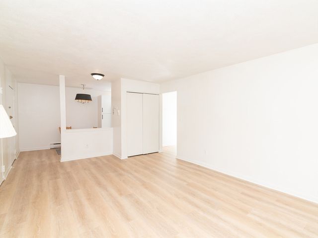 137 Winthrop St 12A, Framingham, MA 01702