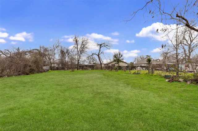 1016 Apache Street, Houston, TX 77022