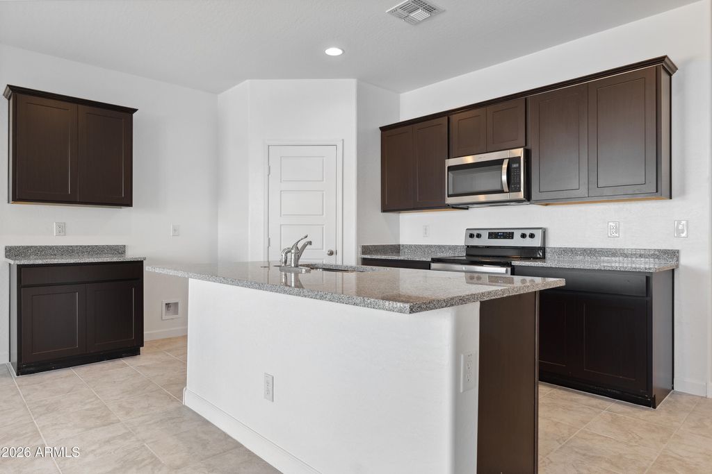 38135 W CAPRI Avenue, Maricopa, AZ 85138 — photo 2