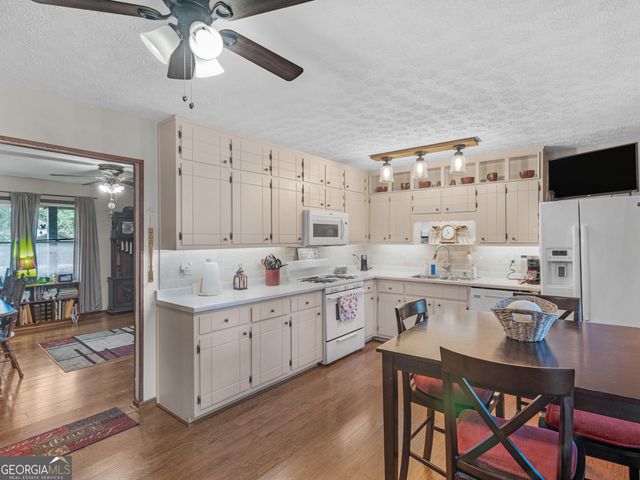 2037 Hampton Locust Grove Road, Locust Grove, GA 30248