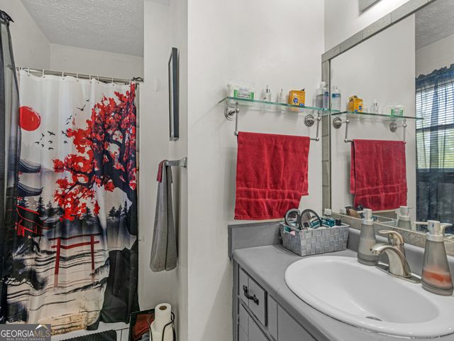 2037 Hampton Locust Grove Road, Locust Grove, GA 30248