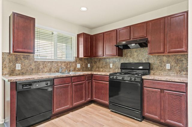 2110 Red Cedar Trail, Rosenberg, TX 77471