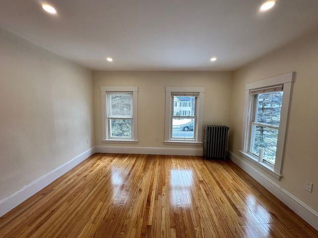 64 Cedar St 2, Wellesley, MA 02481