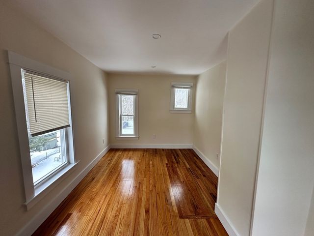 64 Cedar St 2, Wellesley, MA 02481