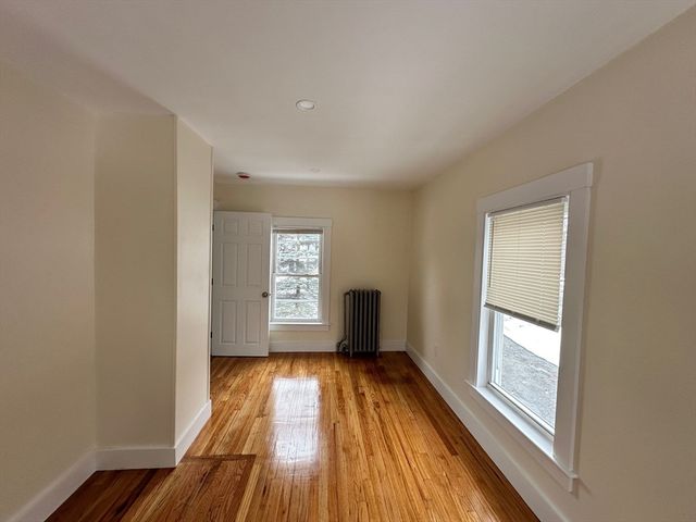 64 Cedar St 2, Wellesley, MA 02481