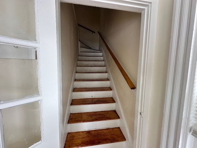 64 Cedar St 2, Wellesley, MA 02481