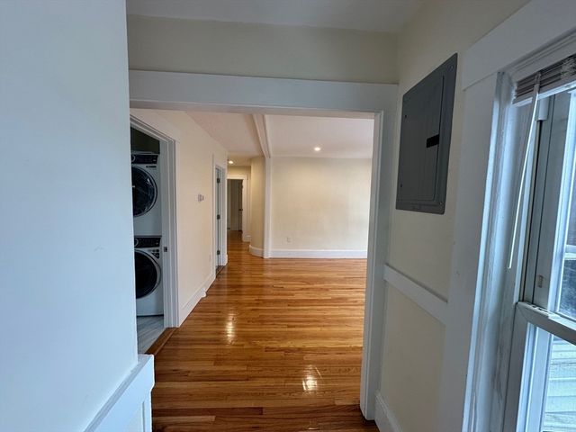 64 Cedar St 2, Wellesley, MA 02481